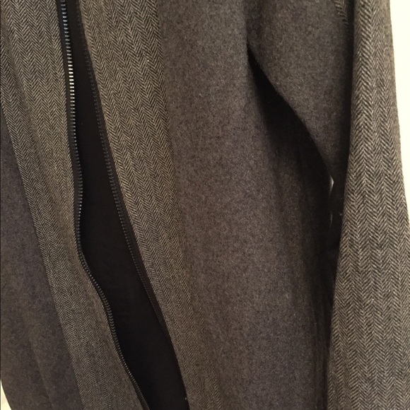 Two tone Grey wool coat by Wells Grace - Picture 7 of 8